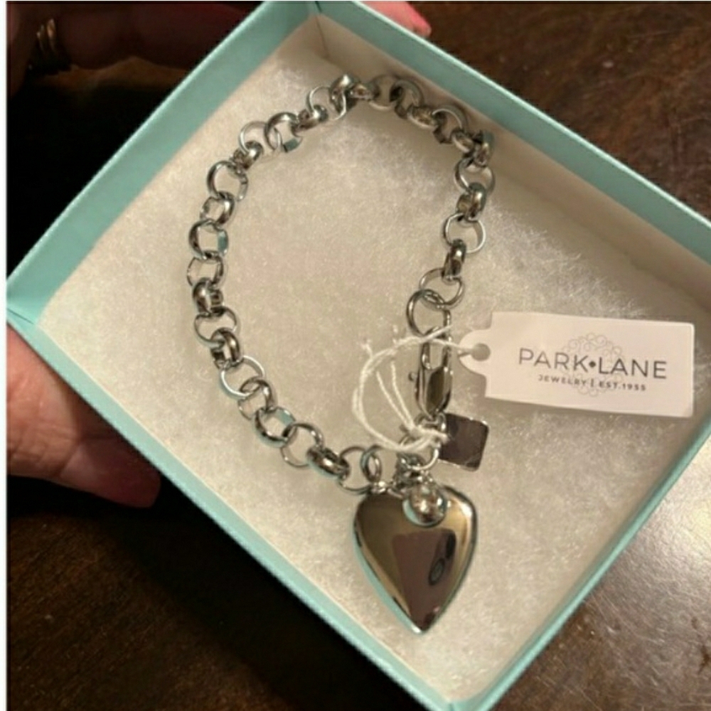 NIB! Park Lane Silver Heart Chain Link Charm Bracelet